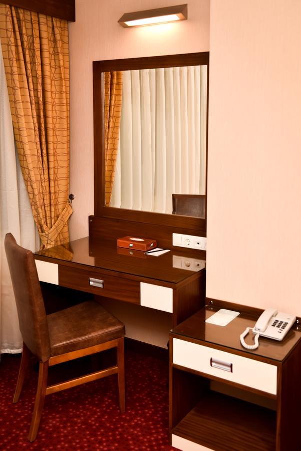 Ozgobek Ronesans Hotel De Luxe Uşak Kültér fotó