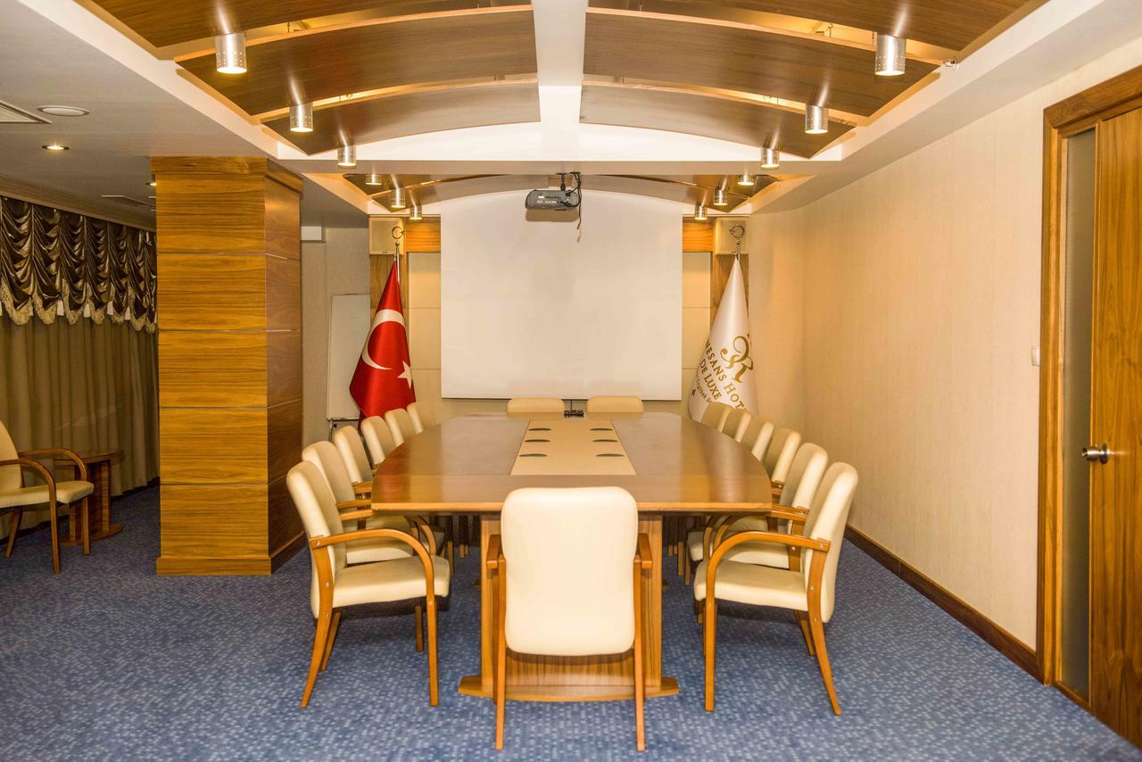 Ozgobek Ronesans Hotel De Luxe Uşak Kültér fotó