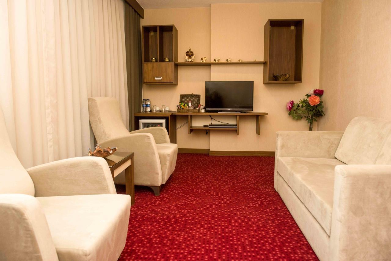 Ozgobek Ronesans Hotel De Luxe Uşak Kültér fotó