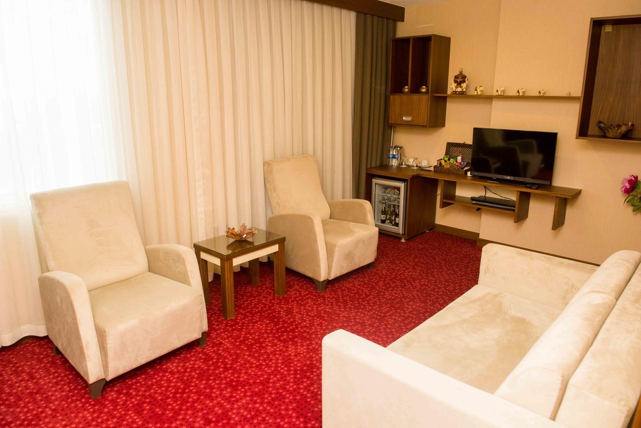 Ozgobek Ronesans Hotel De Luxe Uşak Kültér fotó